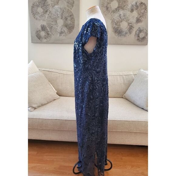 Brianna Lace Column Sequined Gown - Picture 5 of 13